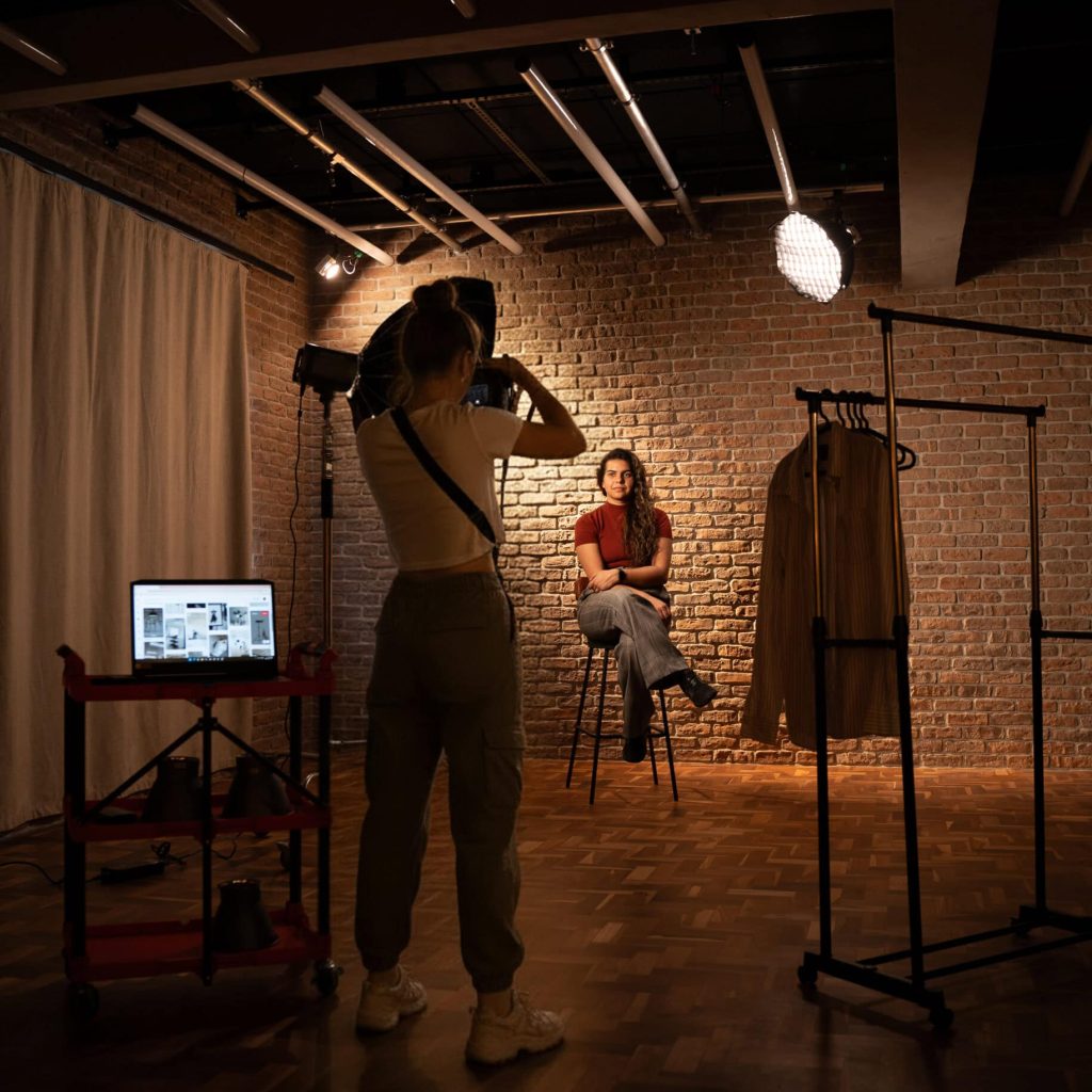 Criatividade, produção de fotos e vídeos, espaço de coworking em São Paulo, espaço de criação, espaço comunitário, atelier, estúdio para profissionais criativos.